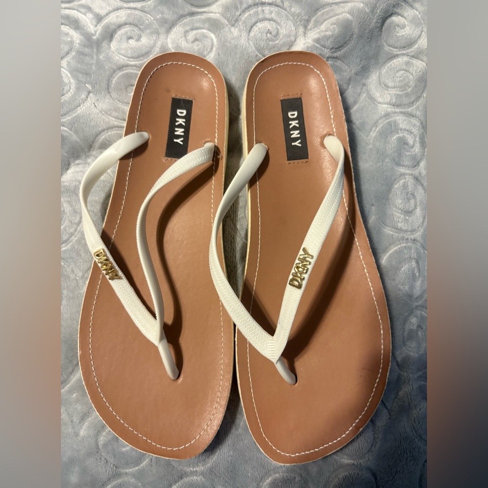 DKNY White and Tan Sandals